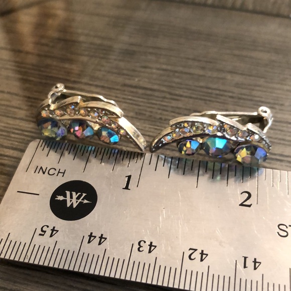 Vintage Leave Design Aurora Borealis Rhinestone Clip Earrings - Picture 10 of 12